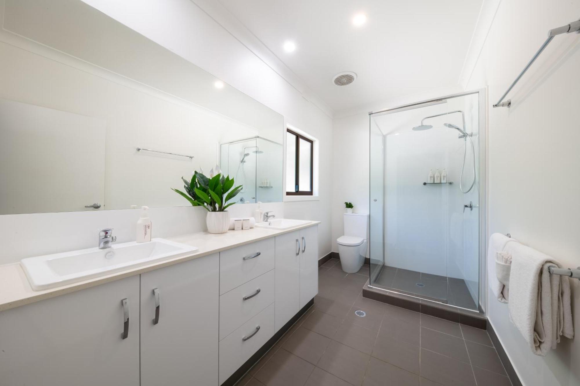 Freedom Shores Resort Airlie Beach Cannon Valley ภายนอก รูปภาพ